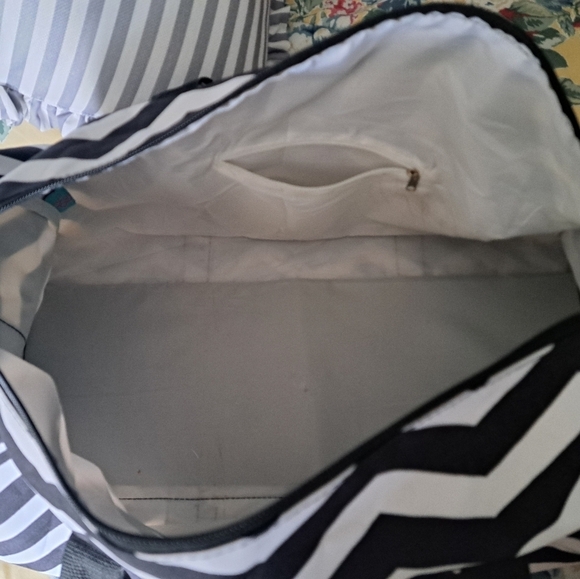 WB BLACK WHITE Chevron print zig zag duffle travel beach gym bag coastal XL - Picture 7 of 9